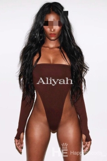 Aliyah, Umur 28, Pengiring Los Angeles / AS - 2